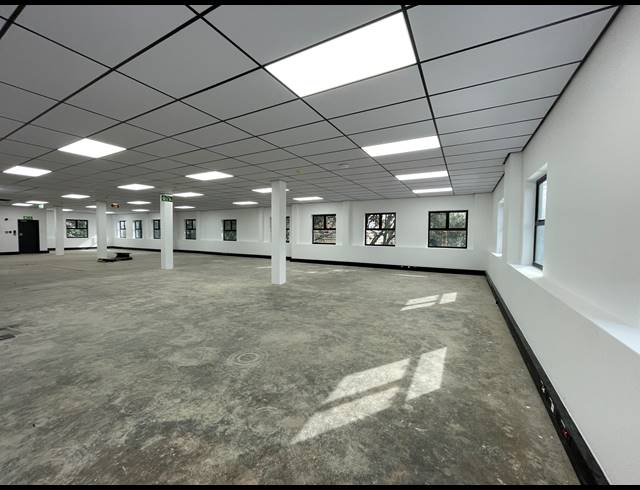 300M² OFFICE TO LET IN BRYANSTON